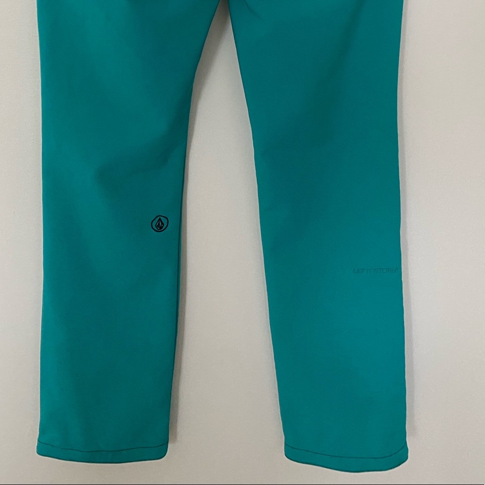 Volcom Snowboard Pants - Picture 5 of 16